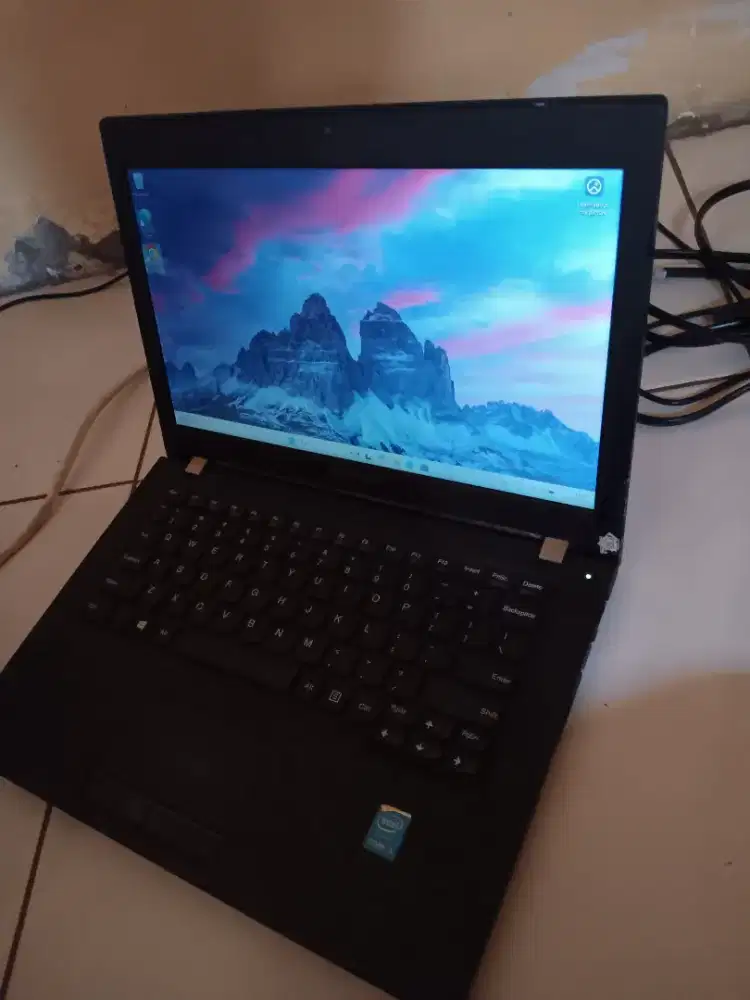 Laptop Lenovo Thinkpad K20 Core i3 5010U RAM 4 GB/SSD 128 GB