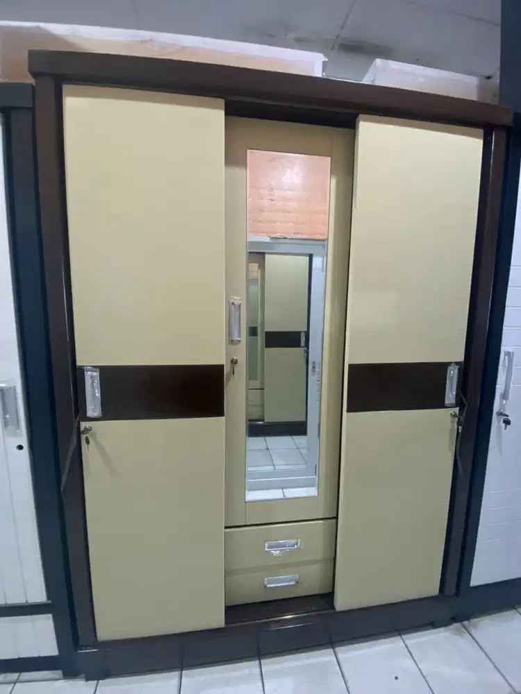 Lemari Pakaian (Geser&Tarik)