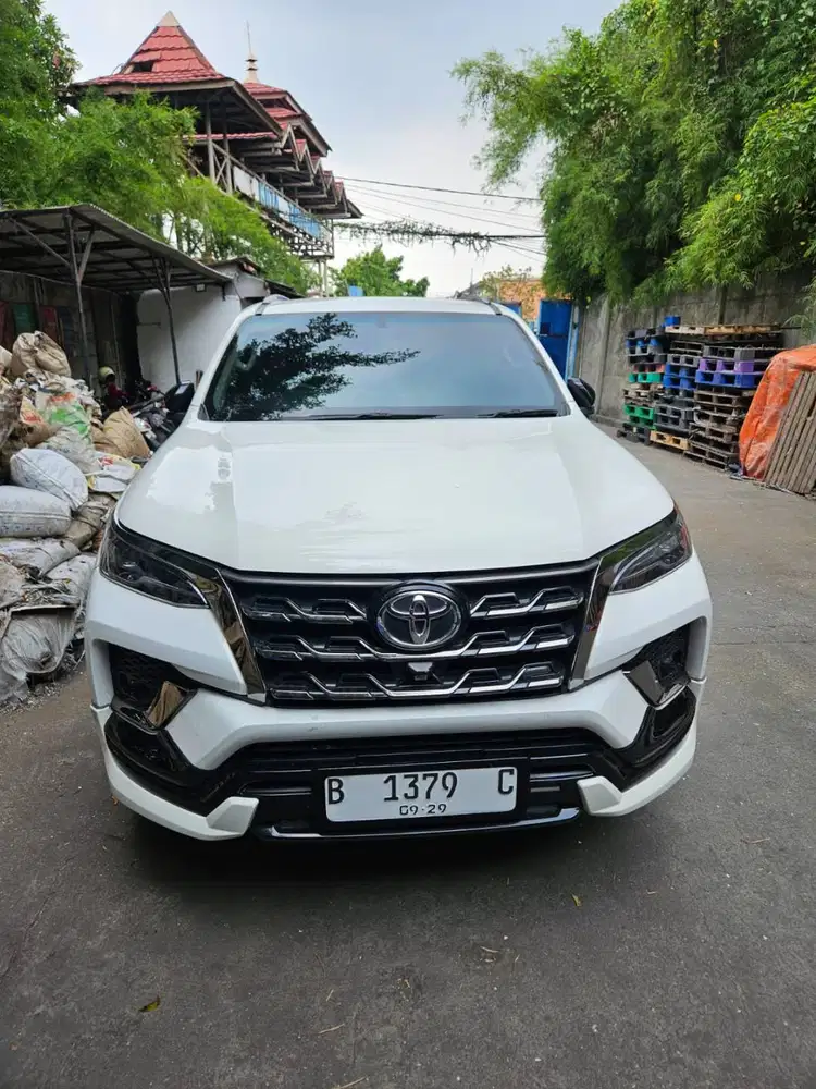 Toyota Fortuner GR Sport 2021 Putih Mewah