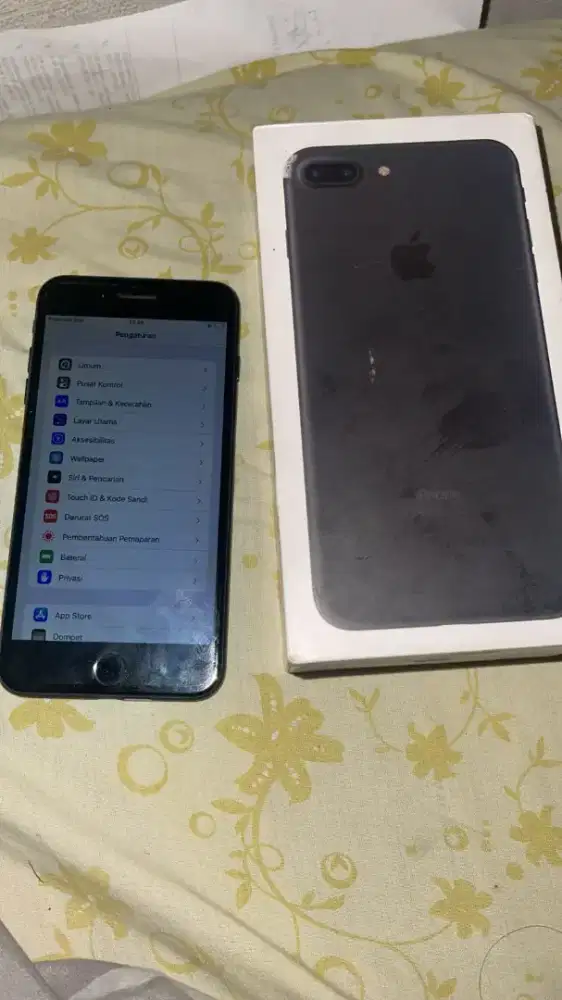 ip 7+ 32 GB inter