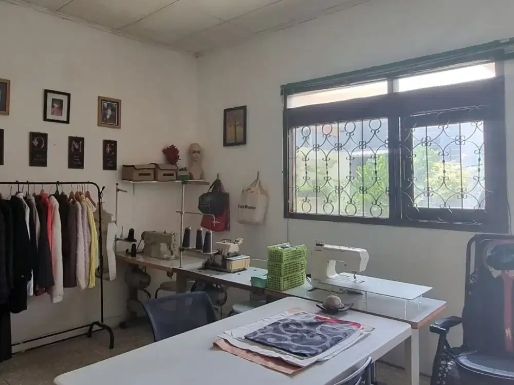 DIJUAL RUMAH TINGKAT CANTIK SIAP HUNI STRATEGIS DI RAWAMANGUN
