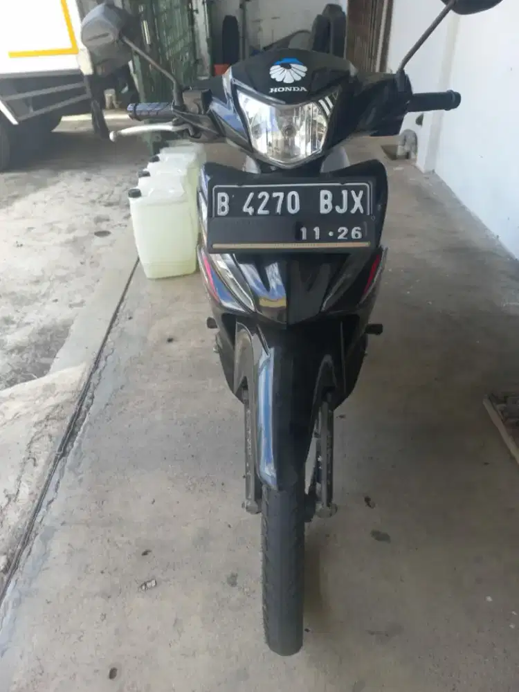 Dijual motor honda revo rahun 2016 harga nego tepis