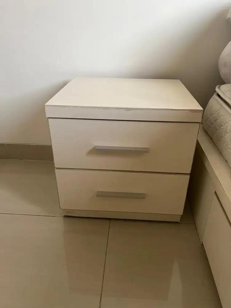 Bedside Table Putih (ambil 2)