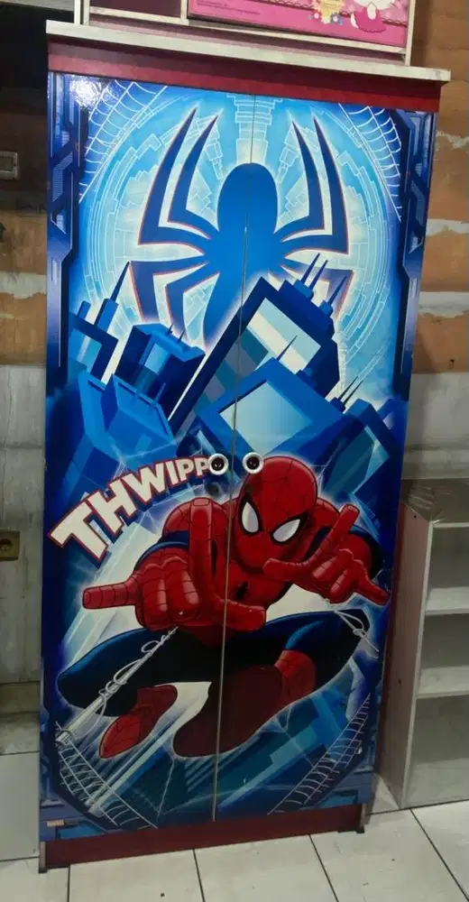 Lemari Pakaian (Tarik)