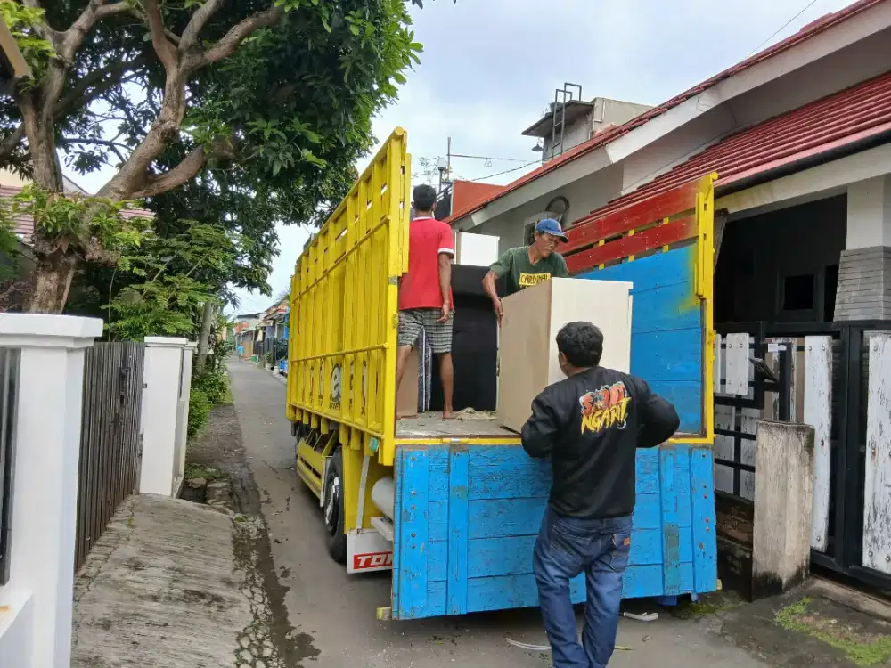 Sewa truk pindahan rumah aman dan terpercaya