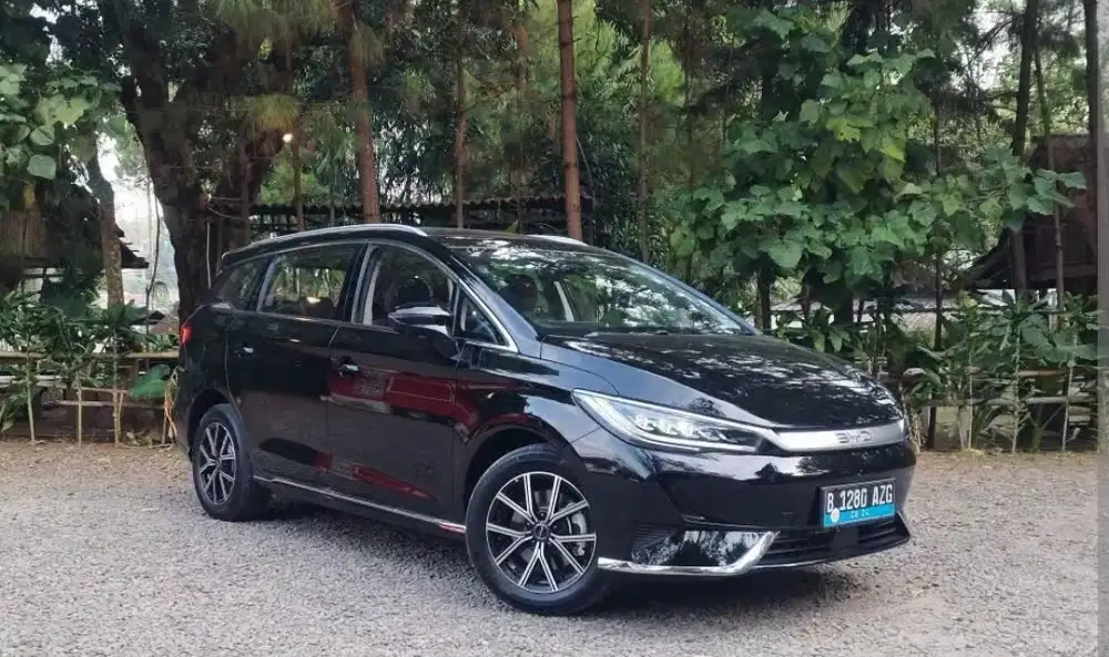 BYD M6 2025 Listrik