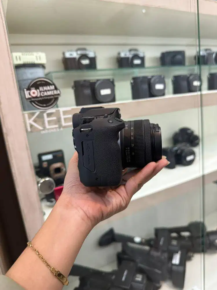 CANON EOS R50 + KIT NO VIGNET GARANSI 23 Mar 2026 KODE : ICM 1035