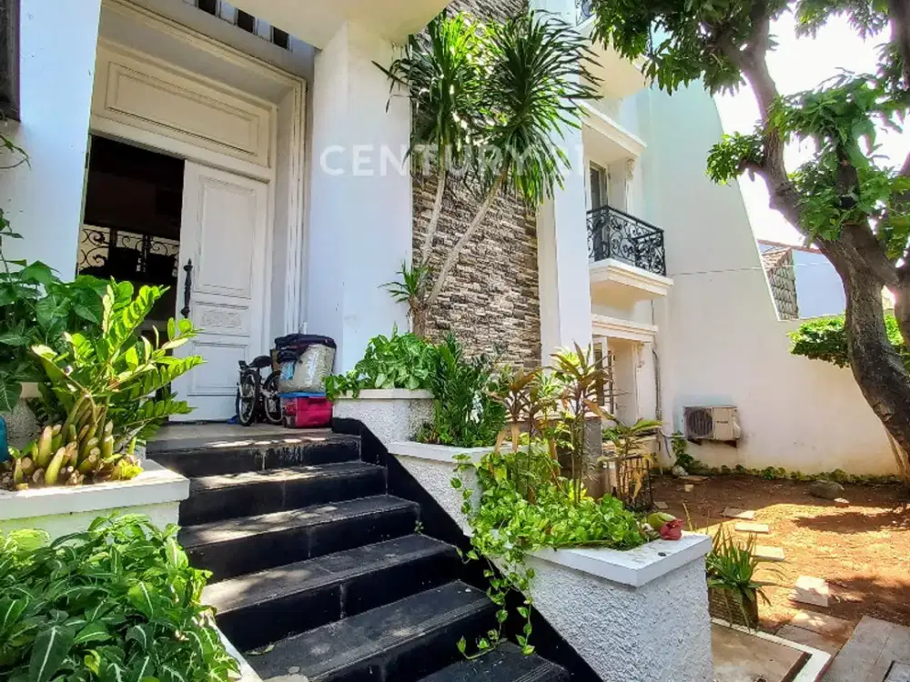 Rumah 3 Lantai Semi Furnished Di Pulomas S9113
