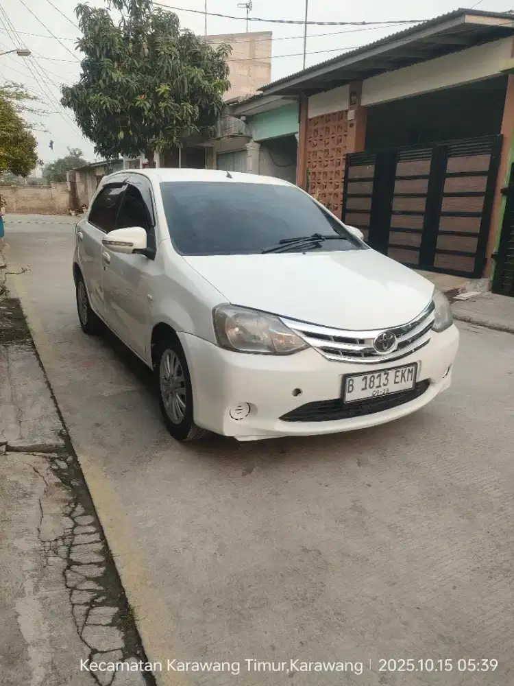 Toyota Etios E 2013 pajak panjang istimewa
