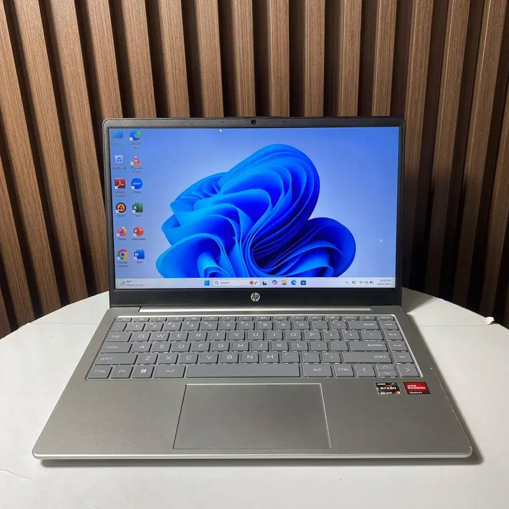 Laptop HP 14-em0014AU