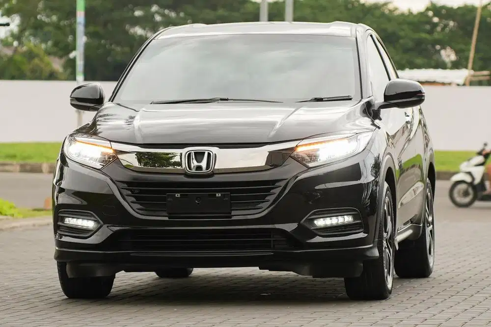 Bandingkan Bro! Honda HRV SE Special Edition 1.5L 2021 x1 cx30