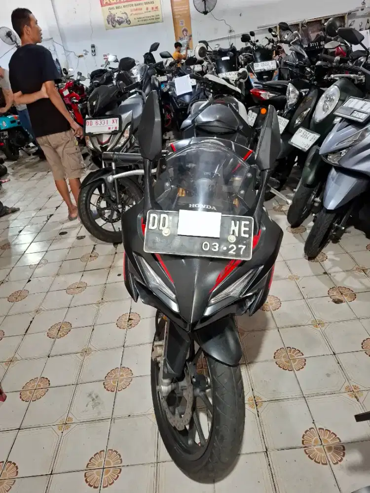 Honda CBR 150cc 2022 hitam