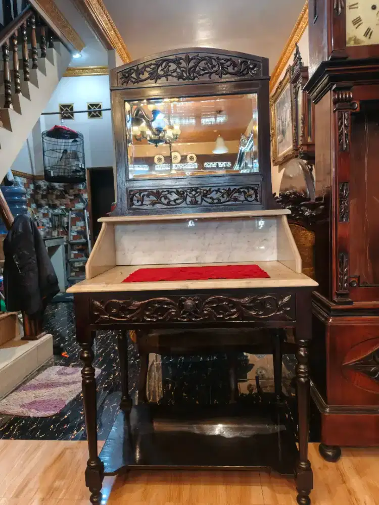 Meja Rias Malmer