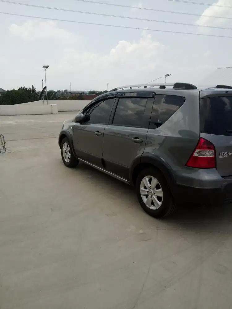 Nissan Livina 2011 Bensin