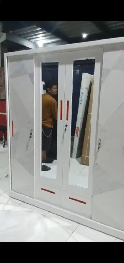LEMARI KANTOR LEMARI PAKAIAN BESI PINTU GESER ANTI JAMUR