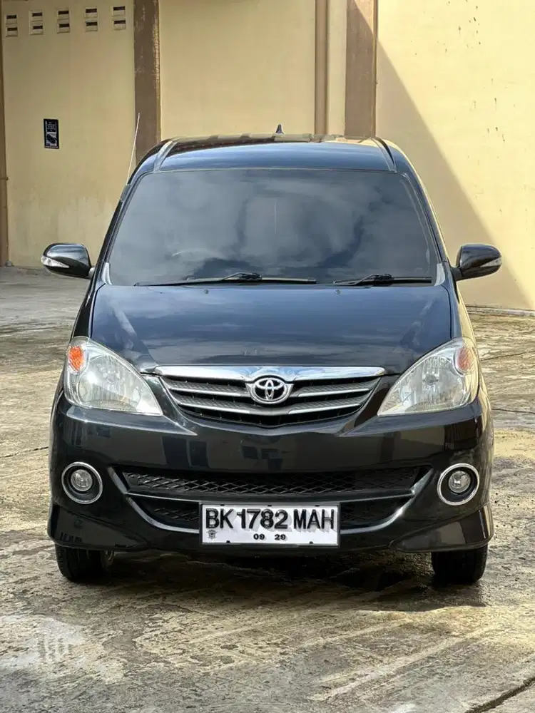 Toyota avanza 1.5 S manual 2011