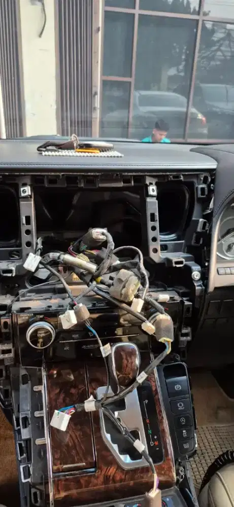 Terima jassa Bongkar pasang Audio mobil panggilan dan servis audio