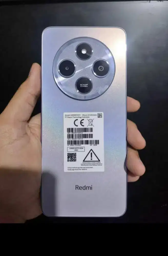 redmi 14 c ram 6/128 ori mulus siap pake 
HP only aja cari kembalian.