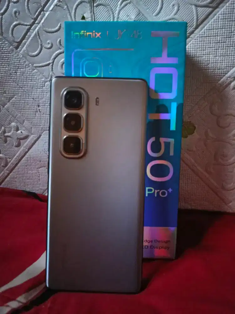 Infinix hot 50 pro+ 8/256gb.