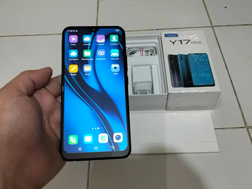 BUTUH UANG VIVO Y17 RAM 8GB / 256GB 4G LTE Duos 6.35in Finger 5000Mah