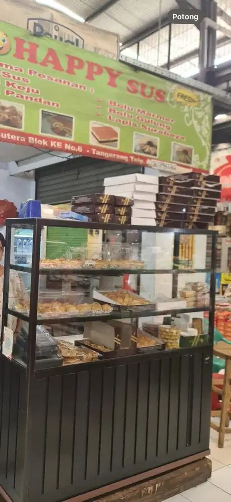 Di butuhkan karyawan buat di toko kue