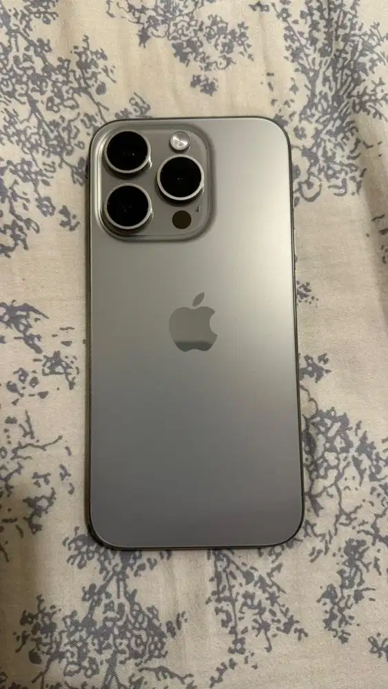 Iphone 15 pro titanium garansi tam