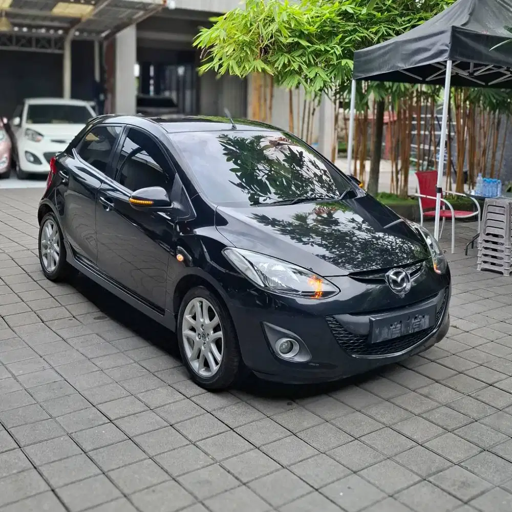MAZDA 2 1.5 HB SPORT 4 AT 2012 HITAM