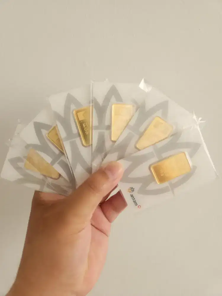 Beli logam mulia dengan harga tinggi