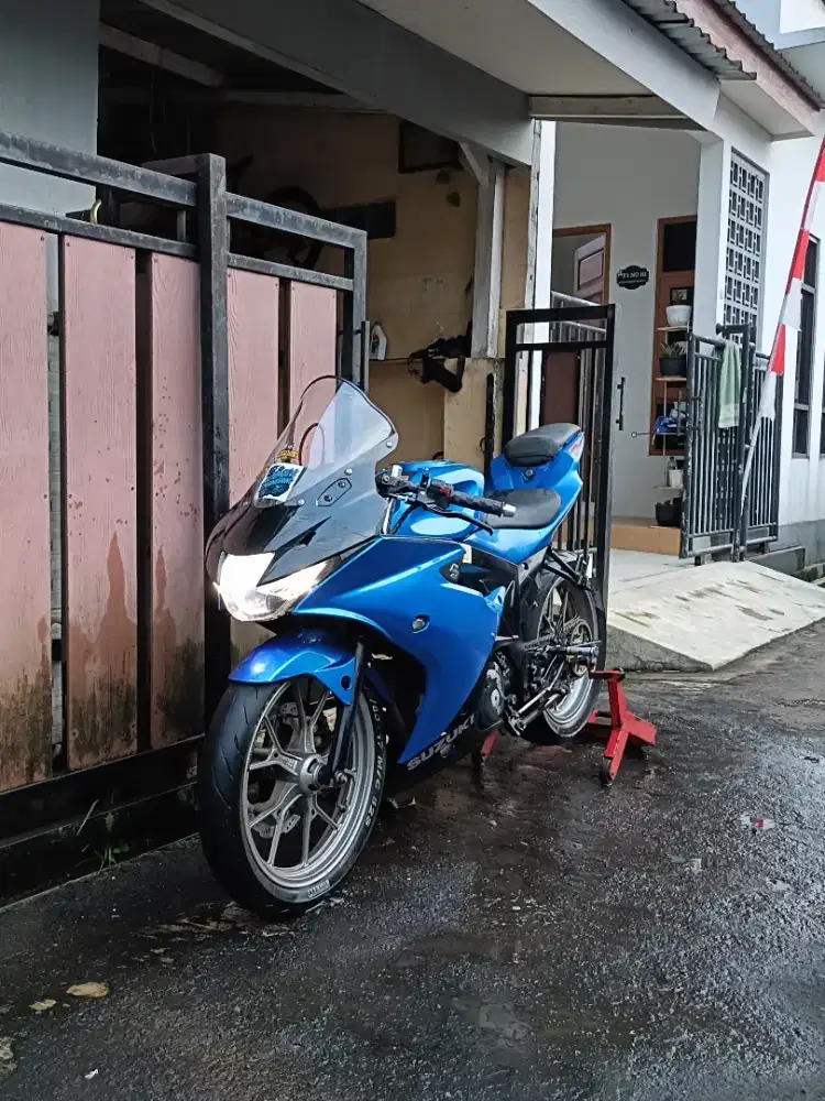 GSX-R 150 (Biru)
