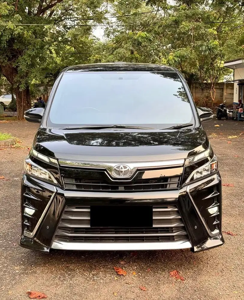 [KM 20 RB] Toyota Voxy Sunroof CBU Japan 2020/2021 Antik Seperti Baru