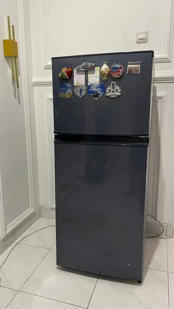 Kulkas Sharp 2 Pintu SJ 195