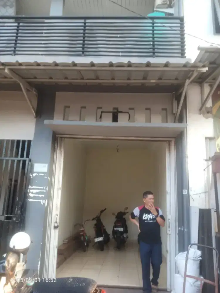 Service rolling door pondok gede Bekasi