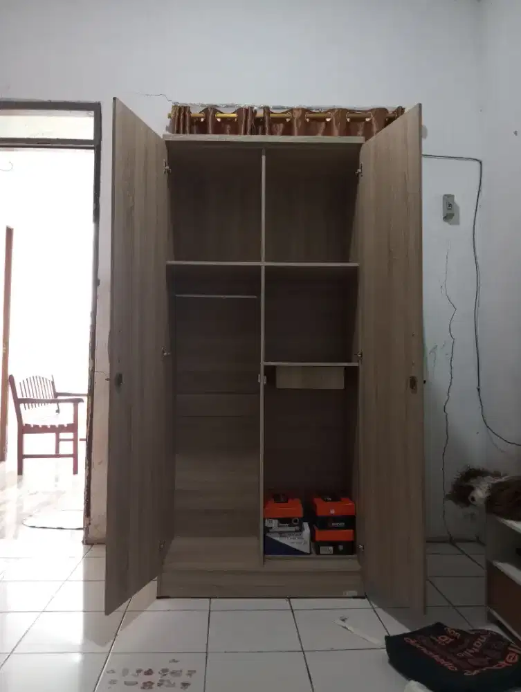 FOR SALE LEMARI 2 PINTU