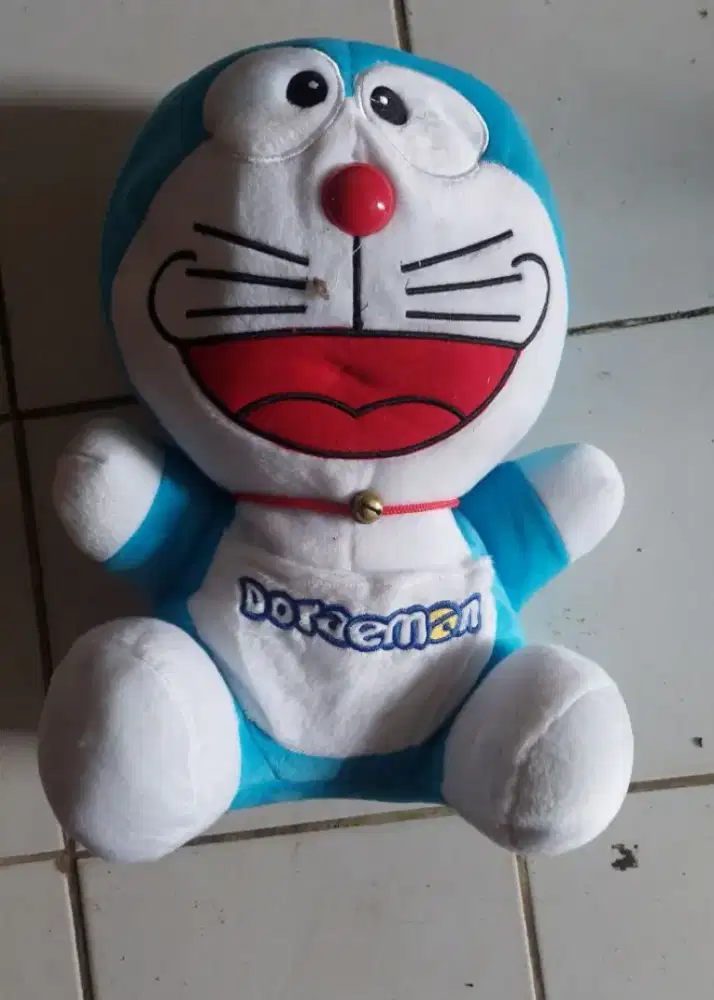CUCI GUDANG BONEKA DORAEMON TINGGI 50 CM