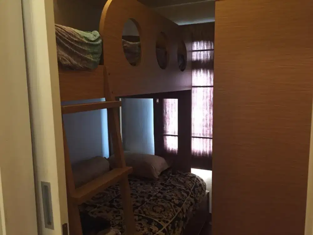 ready disewakan unit apartemen green lake sunter,tipe 2bedrooms,view danau,hadap timur,AC 3,waterheater,luas 42