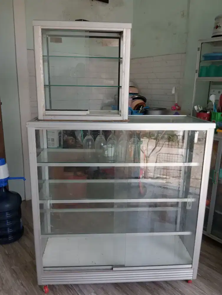 FOR SALE 2 ETALASE