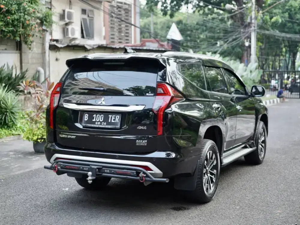 Pajero Dakar 4x4 Ultimate AT Diesel 2021 Hitam - LOW Km 30rb