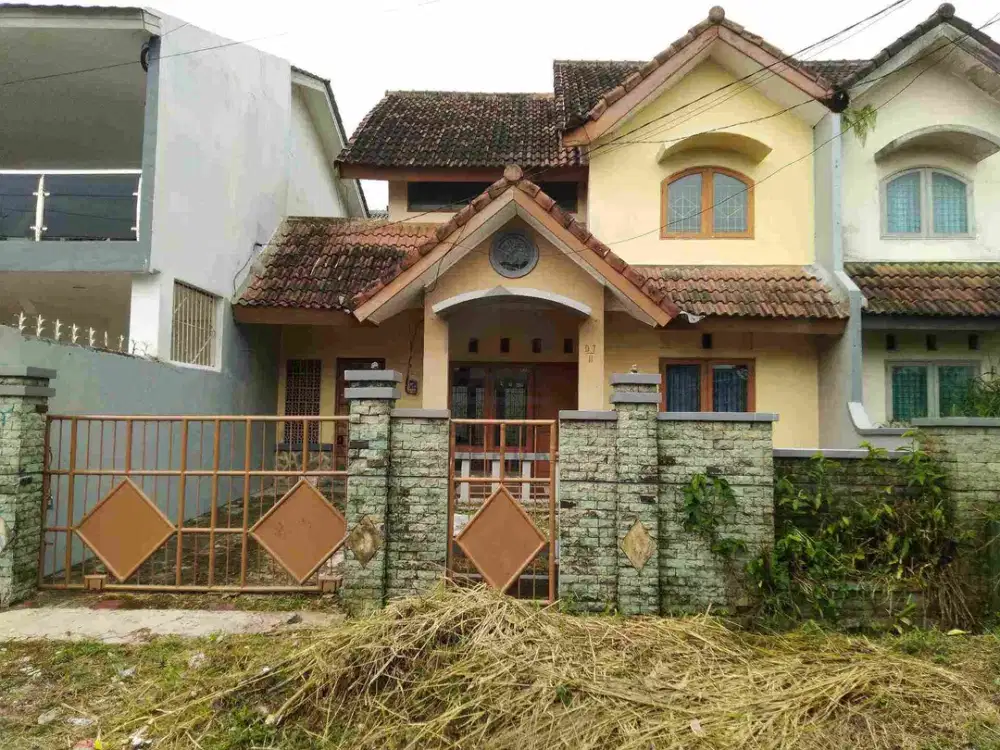 Dijual Rumah 2 Lantai Dekat Pintu Tol Cigombong Bogor