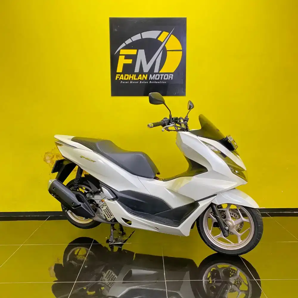 Honda PCX 160 2021 warna putih cash kredit DP ringan