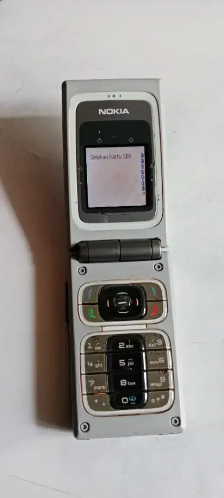Handphone Nokia lipat