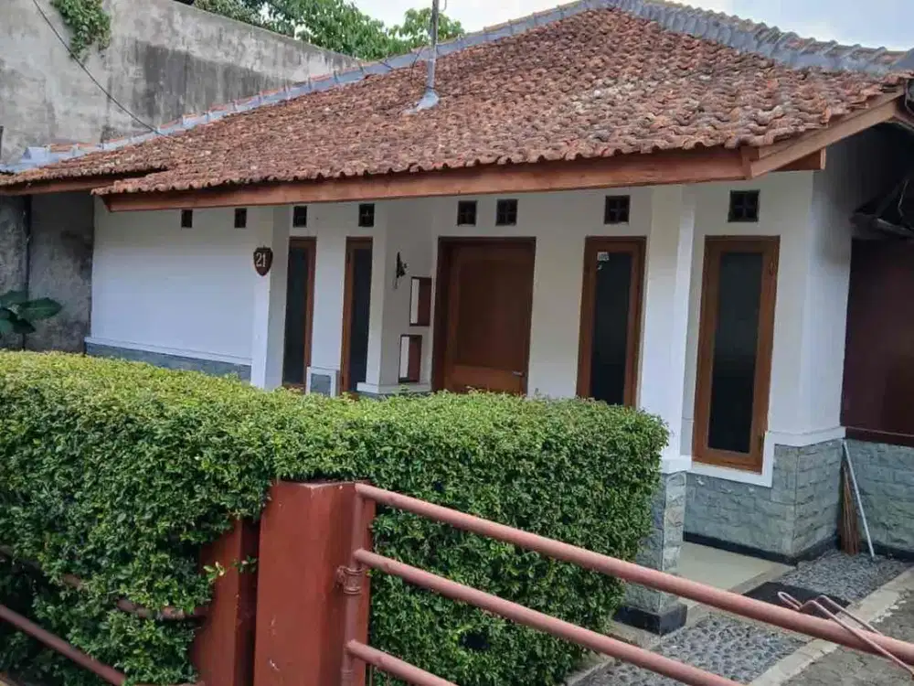 Sewa Rumah Lega Terawat di Cigadung Sayap Dago Bandung