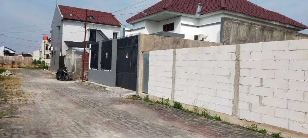 Sisa 1 Unit di Jual Tanah Kavling / Bangunan di Banyuanyar Surakarta.