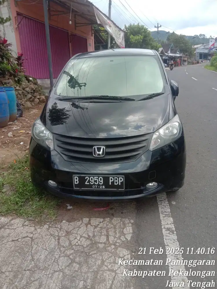 honda freed 2011 hitam