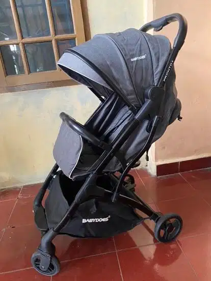 Stoller babydoes mulus kondisi masih snagat bagus ya