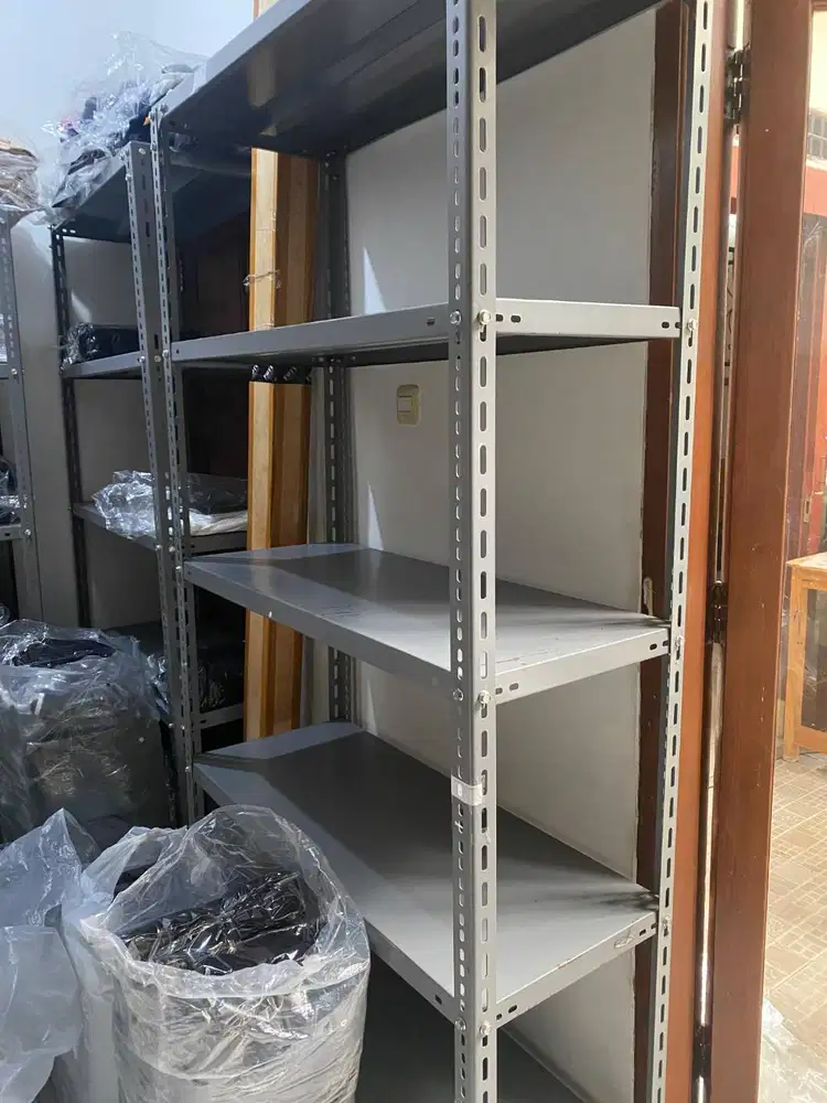 RAK BESI 5 TINGKAT, cocok untuk menyimpan baju atau barang lainnya