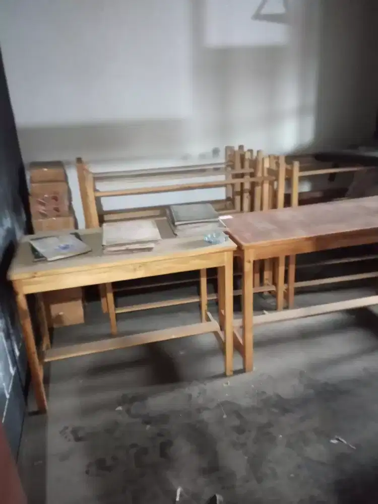 Meja dan bangku