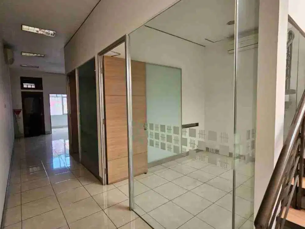 Disewakan Ruko 2 lantai cocok Untuk Tempat Usaha atau Kantor di Mainroad Jalan Pasirkaliki Bandung Kota