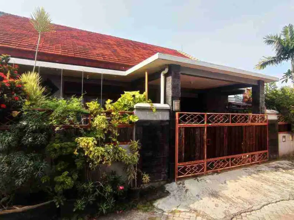 DI JUAL RUMAH FULL FURNISHED DEKAT PANTAI SANUR DI SIDAKARYA DENPASAR SELATAN