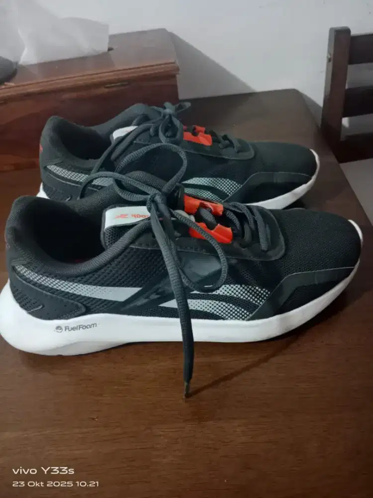 Sepatu Reebok Size 37.5
