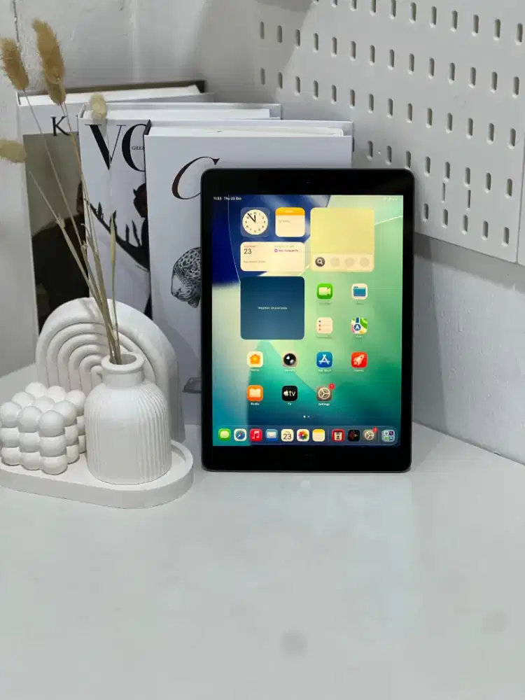 iPad Gen 8 , 32 GB Wifi Only